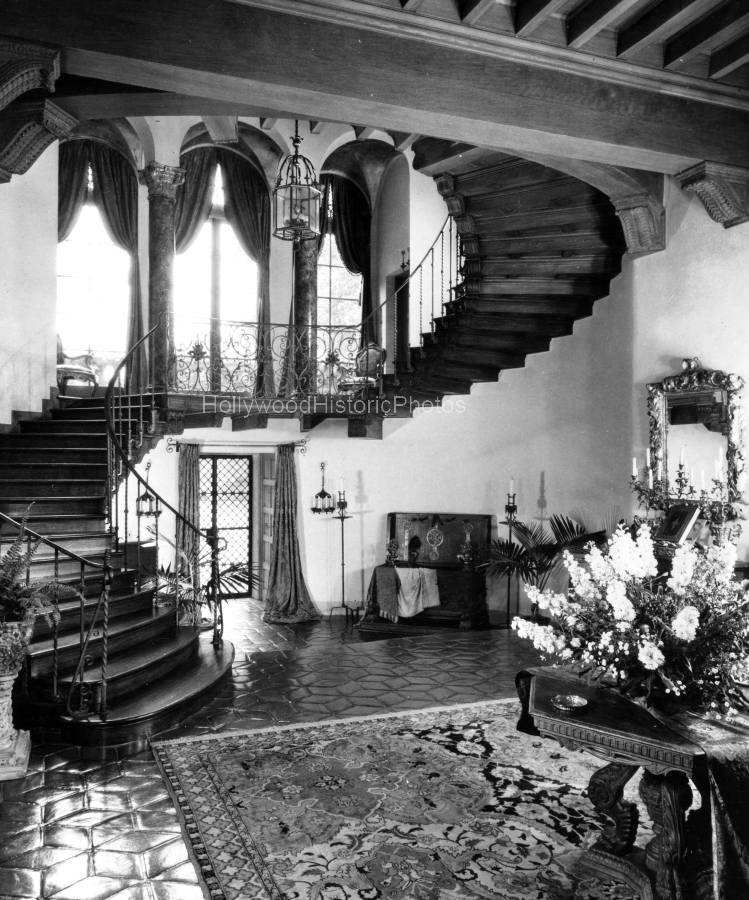Harold Lloyd 1938 interior 1225 Benedict Cyn Dr.jpg